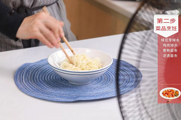 鸡丝凉面的做法 正宗鸡丝凉面怎么做