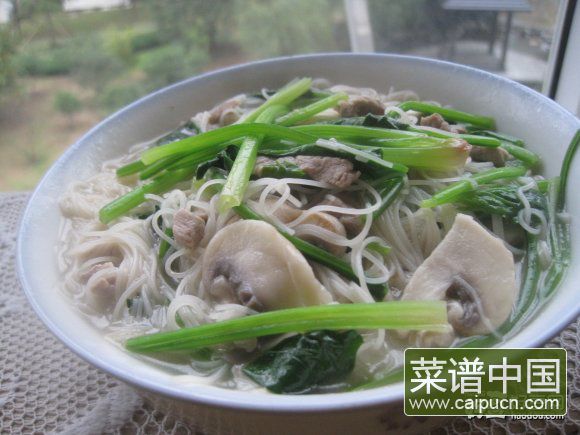 菠菜口蘑肉丝面
