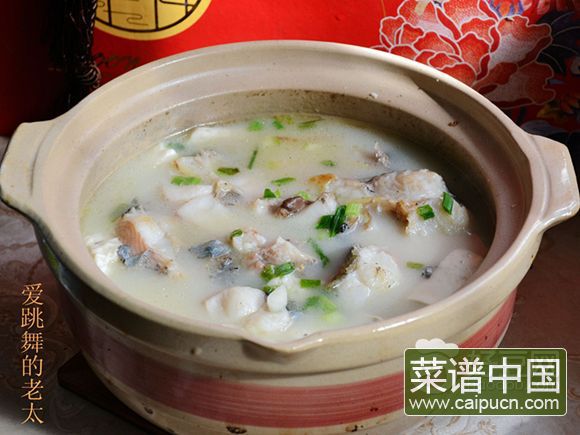 黑鱼豆腐煲