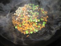 芝士鲜虾焗饭的做法步骤2