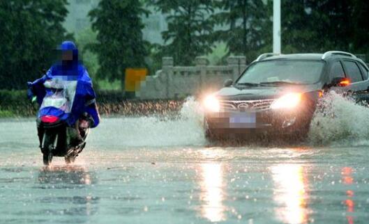 本周茂名多阵雨气温30℃+ 道路湿滑户外出行需备好雨具