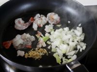 鲜虾蛋筒的做法步骤3
