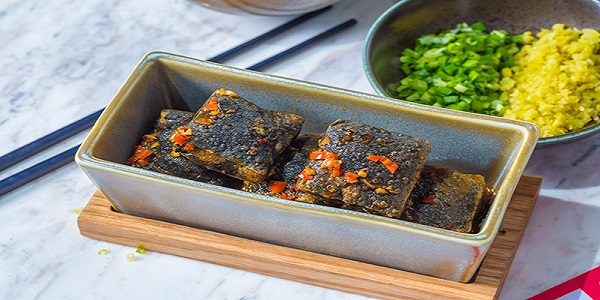 臭豆腐怎么变黑 臭豆腐为什么是黑色的