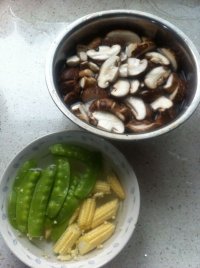 时蔬香菇鲫鱼汤的做法步骤6