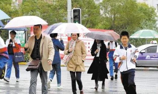 厦门正式开启阴雨模式 气温跌至18℃伴有雷电