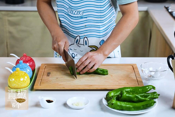 虎皮青椒的做法 虎皮青椒的家常做法