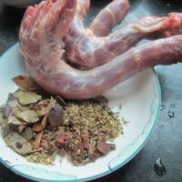 麻辣卤鸭脖子的做法步骤1