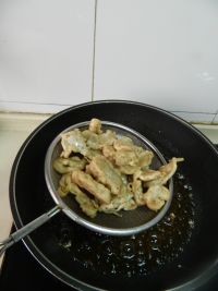 炸酥肉的做法步骤9