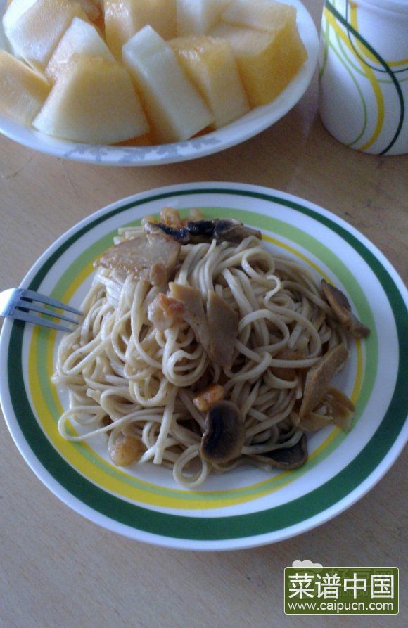 咸肉蘑菇炒面