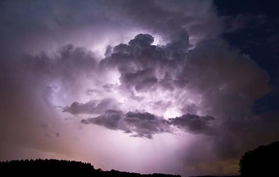 深圳周末雷阵雨“叨扰” 高考时有阵雨最高气温33℃