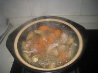 胡萝卜牛蒡瘦肉汤的做法步骤6