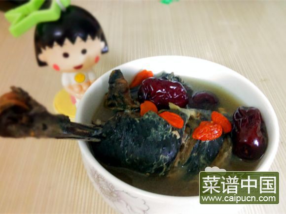 益母草炖乌鸡
