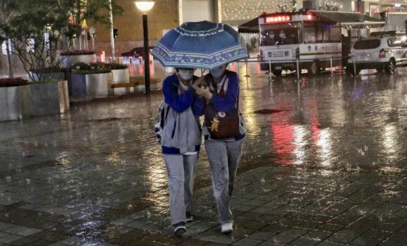 今日北京城雷阵雨气温升至32℃ 这周雷雨频繁需注意交通安全