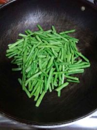 肉柳炒豇豆的做法步骤3