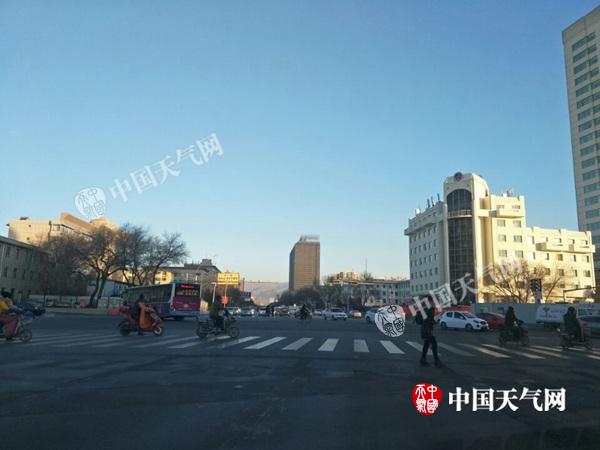 内蒙古鄂尔多斯冰雪嘉年华开幕 本周天气晴好适宜户外活动