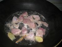 牛蒡瘦肉汤的做法步骤2