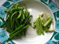 腊肉炒笋尖的做法步骤2