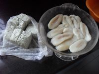 剁椒臭豆腐蒸目鱼蛋的做法步骤1