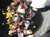 熏肉芋头焖饭的做法步骤3