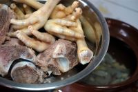 莲子薏米煲猪骨的做法步骤9