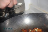 香炒蚕蛹的做法步骤8