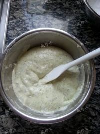 抹茶戚风的做法步骤10