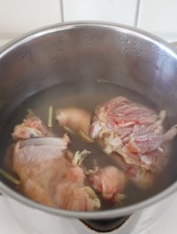 酒酿鸡腿的做法步骤3