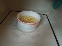 藕粉牛奶玉米羹的做法步骤2