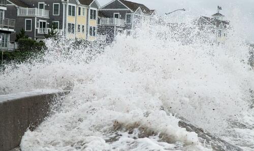 台风米克拉登陆福建最新消息2020 台风暴雨红色预警双挂风雨来袭