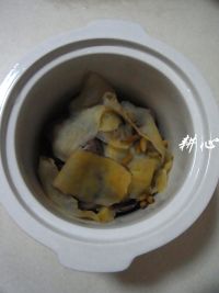 天麻炖鸭汤的做法步骤2