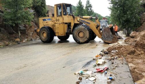 怀化溆浦县一路段发生边坡塌方 目前恢复时间待定