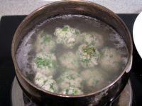 菌油香菜丸子腐衣汤的做法步骤4