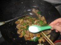 回锅肉炒杏鲍菇的做法步骤10