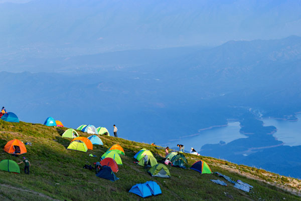 武功山和三清山哪个好玩 武功山和三清山哪个值得一去
