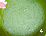 凉拌桂林米粉的做法步骤4