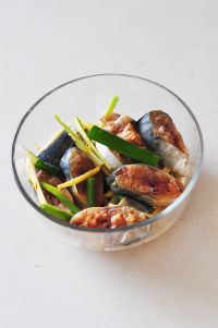 蒜籽烧鲅鱼的做法步骤2