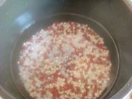 薏米红豆粥的做法步骤5
