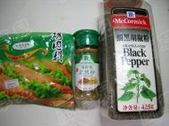 微波香辣红酒鸡腿的做法步骤2