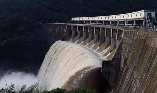 湖南雨水“霸屏”25座水库超汛限 湘南一带高温36℃需防暑降温