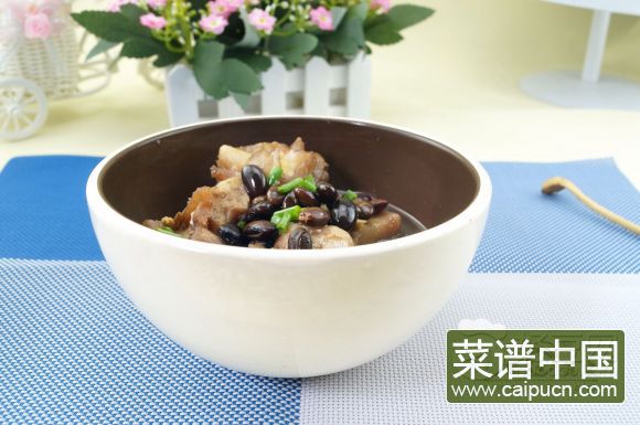 黑豆筒骨汤