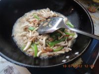 平菇炒肉的做法步骤18