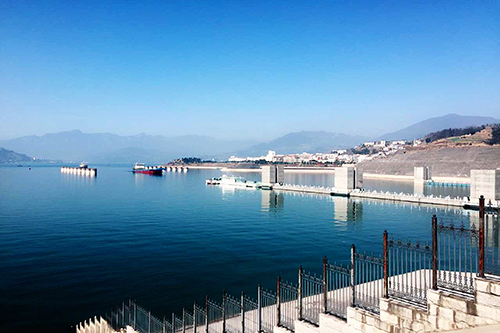 三峡大坝在湖北哪里