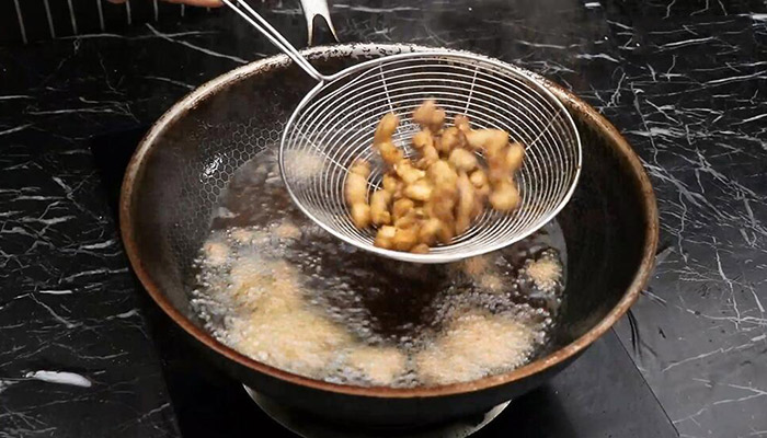 酱爆肉丁的家常做法 酱爆肉丁怎么做好吃