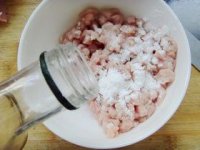 酱料肉末黄瓜卷的做法步骤7
