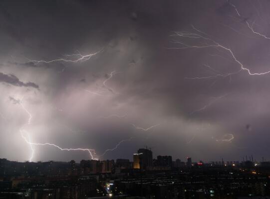 北京今日有雷雨 明后两天最低气温仅16℃