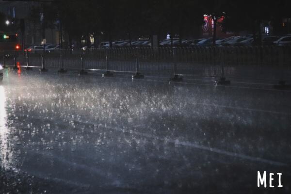 广东今日以雷雨天气为主 伴有35℃左右的高温