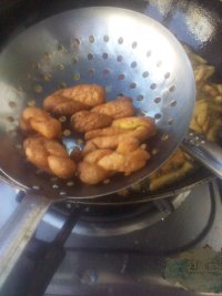 粘玉米面小麻花的做法步骤13