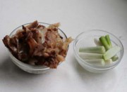 大葱烧海参的做法步骤1