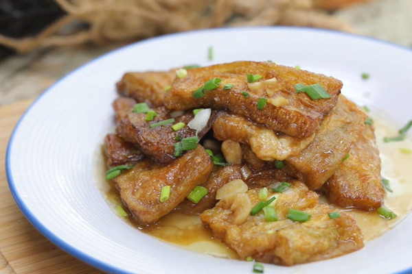 烧茄子怎么做好吃 烧茄子的家常做法