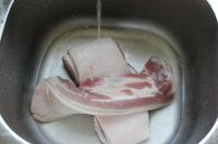 鲍鱼红烧肉的做法步骤2